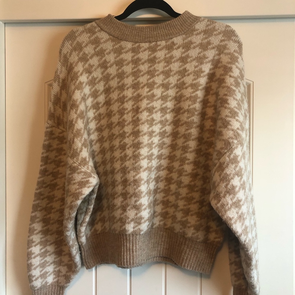 Cozy Tan Houndstooth Sweater